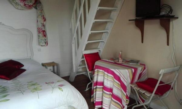 Domaine Du Mont Scolan Bed & Breakfast Montgardon Exterior foto